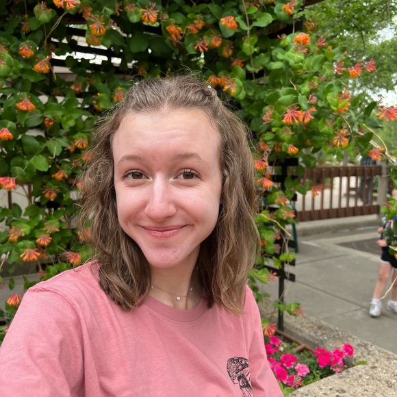 Meet your Posher, Hailey - Picture 5 of 5